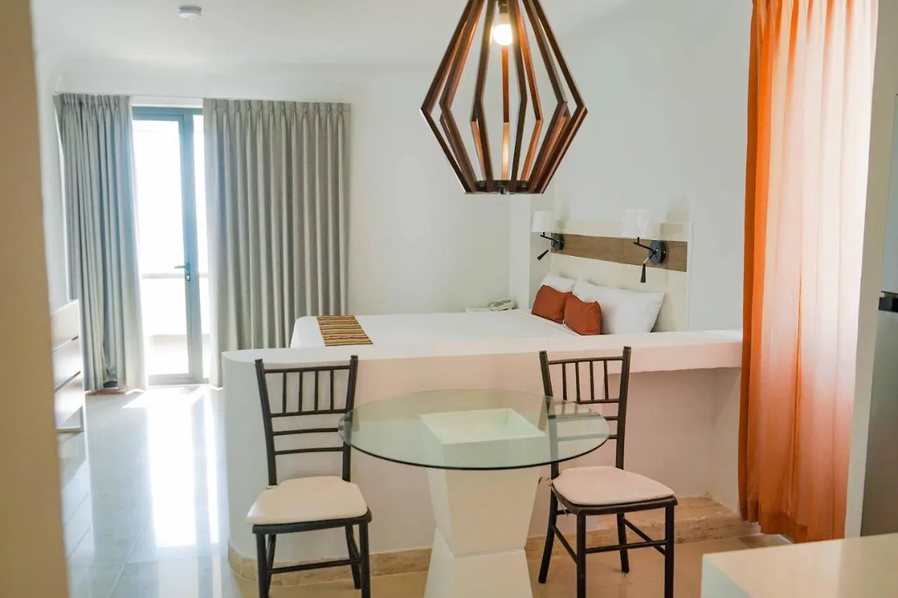 Luna Palace Mazatlan 4*,
