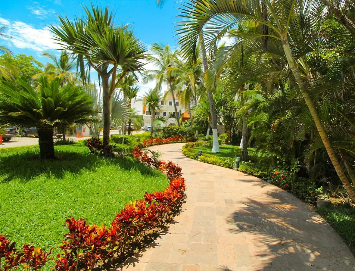 Luna Palace Mazatlan Resort