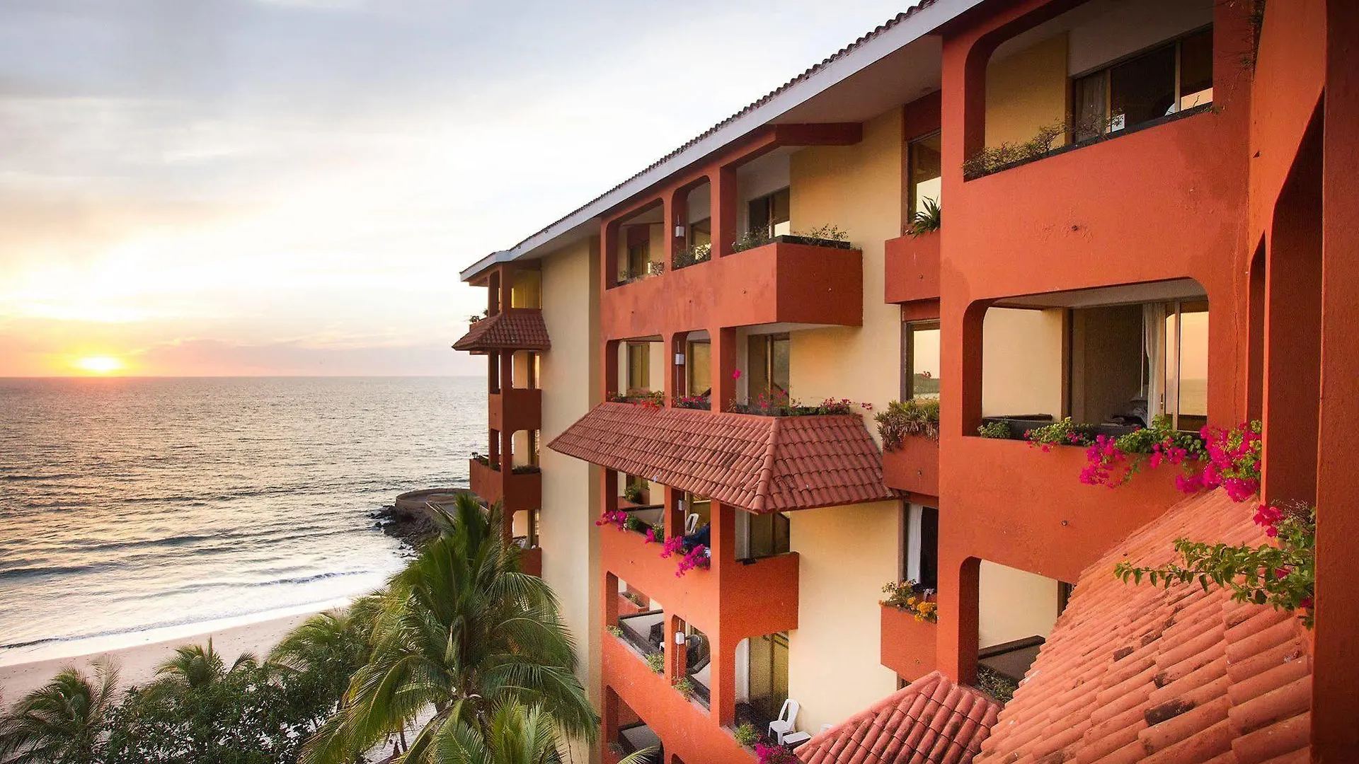 Luna Palace Mazatlan Resort